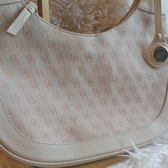 Dooney & Bourke NWOT Cream Shoulder Bag - Picture 11 of 11